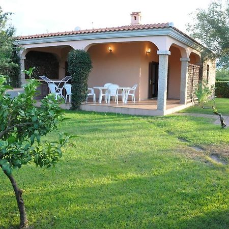 Case Vacanza Fenicotteri San Teodoro  Exterior photo