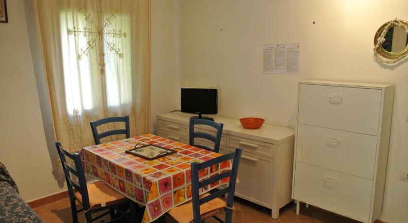 Case Vacanza Fenicotteri San Teodoro  Exterior photo