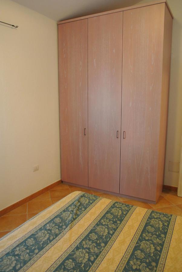 Case Vacanza Fenicotteri San Teodoro  Exterior photo